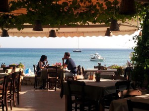 Pärrchen im Restaurant Agios Georgios